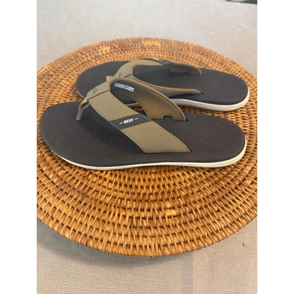 Reef‎ Kids Santa Ana Flip Flop Sandals Brown Tan Size 6 Big Kid CJ0344